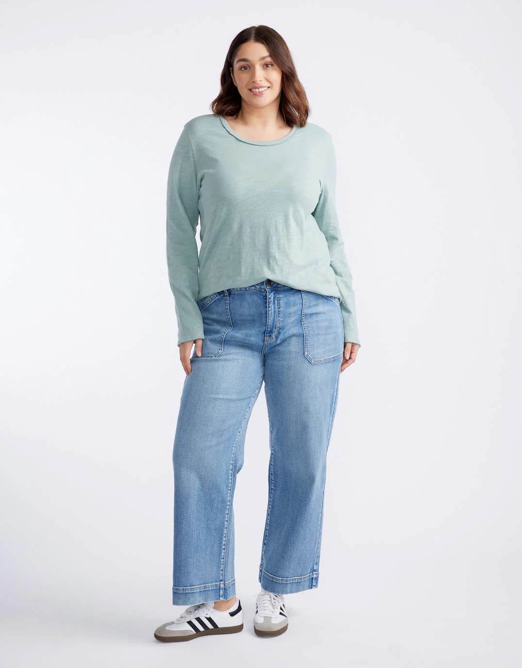 Essential Scoop Hem Long Sleeve T-shirt - Sage