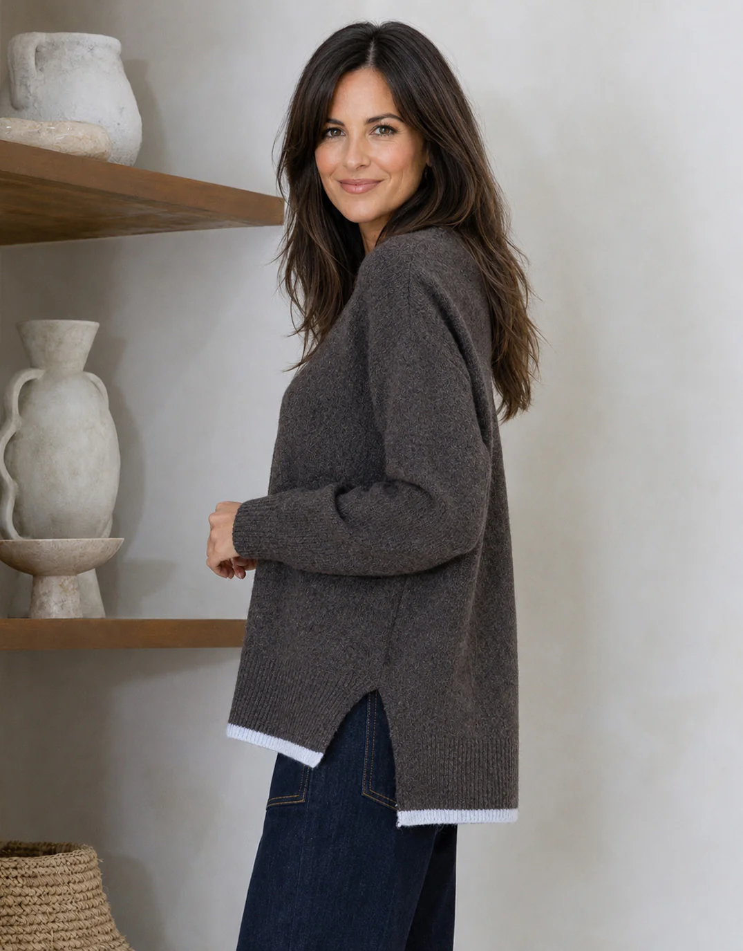 Jamie Contrast V Neck Knit - Choc/Blue - Image 3