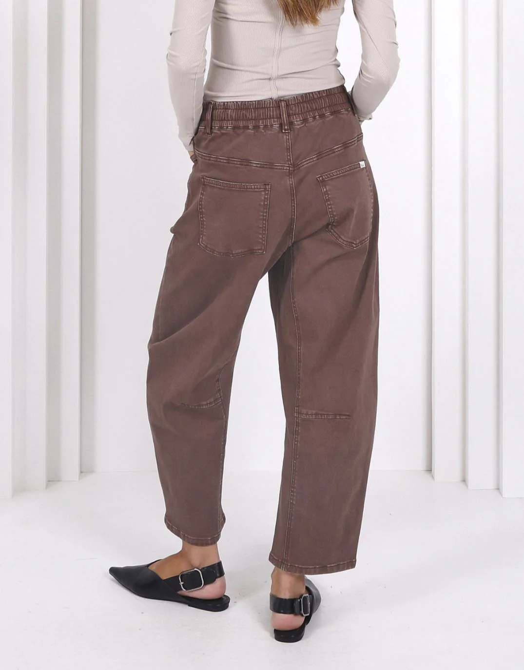 Leo Barrel Jeans - Chocolate - Image 6
