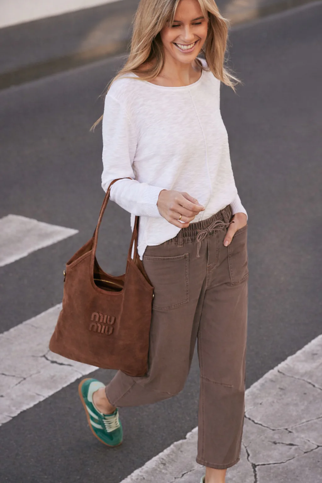 Leo Barrel Jeans - Chocolate - Image 9