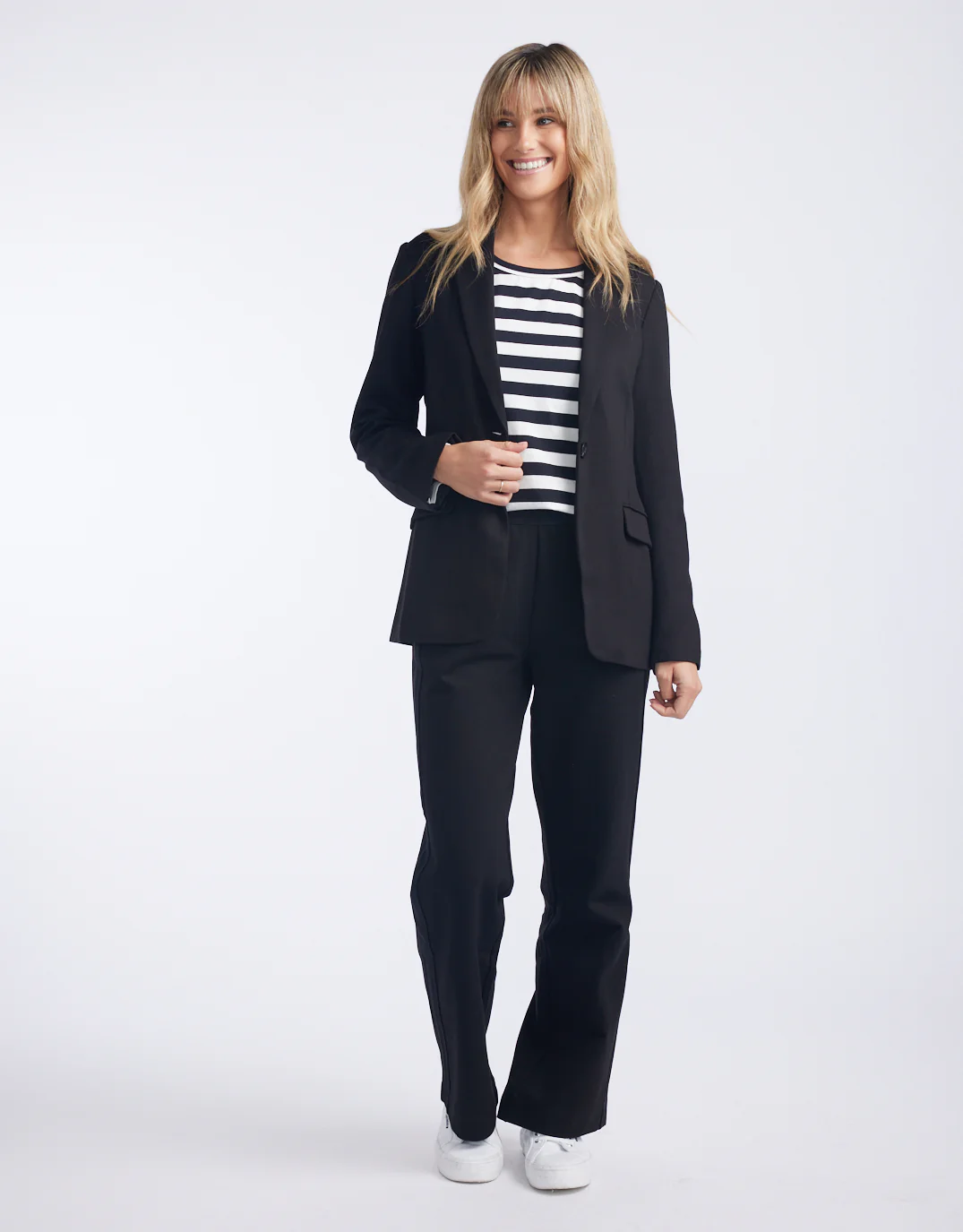 Timeless Ponte Blazer - Black - Image 15