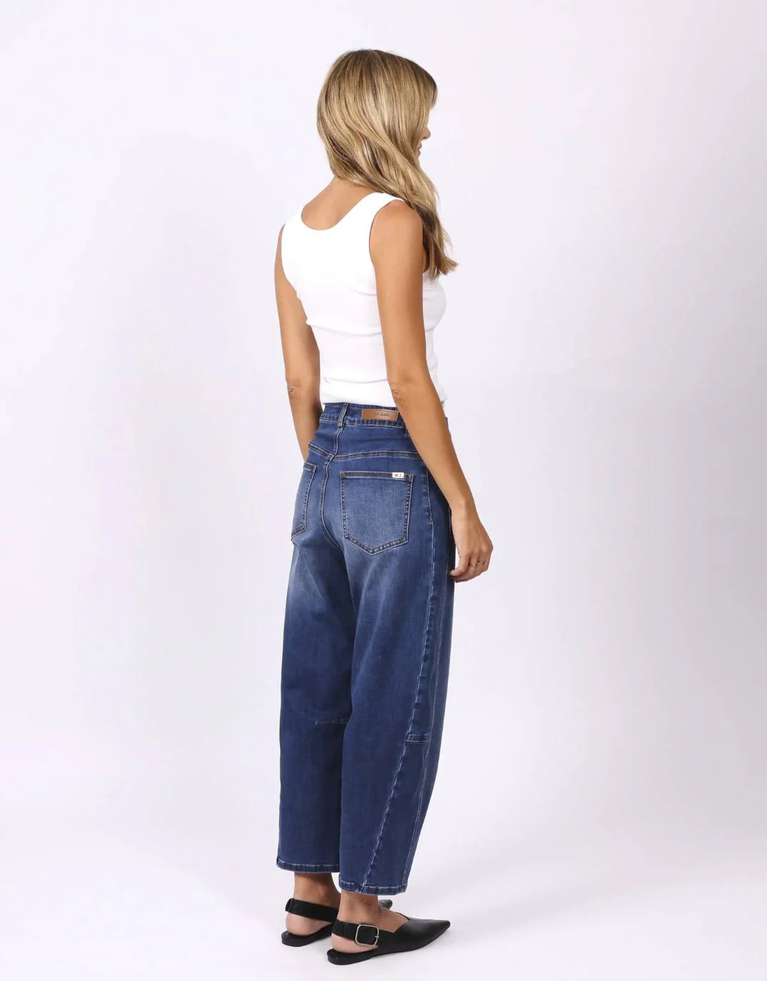 Toni Barrel Jeans - Dark Wash - Image 11