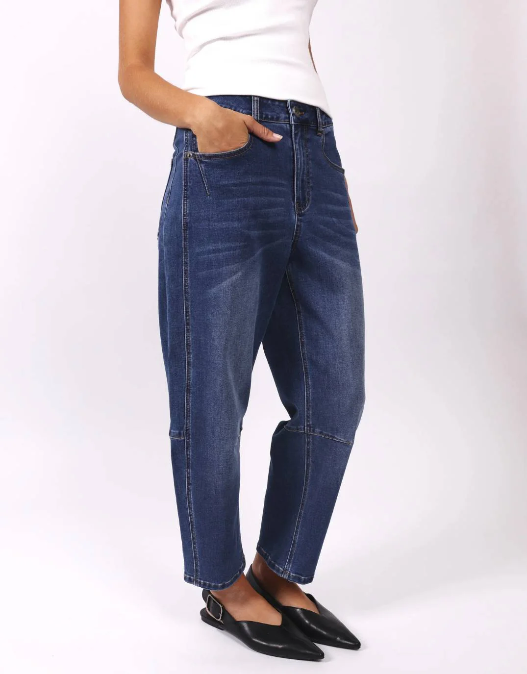 Toni Barrel Jeans - Dark Wash - Image 12
